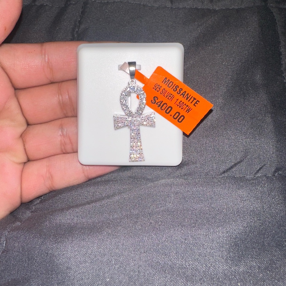 925 Silver Ankh Pendant with Moissanite